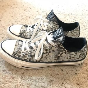 Women’s Converse shoes size 8